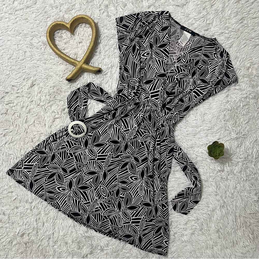 Chic Black and White Leaf Pattern Midi Dress